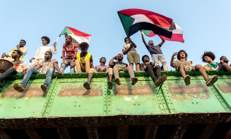 Photo of السودان: لقد آن الأوان لكي تحط القافلة لرحالها! (١)