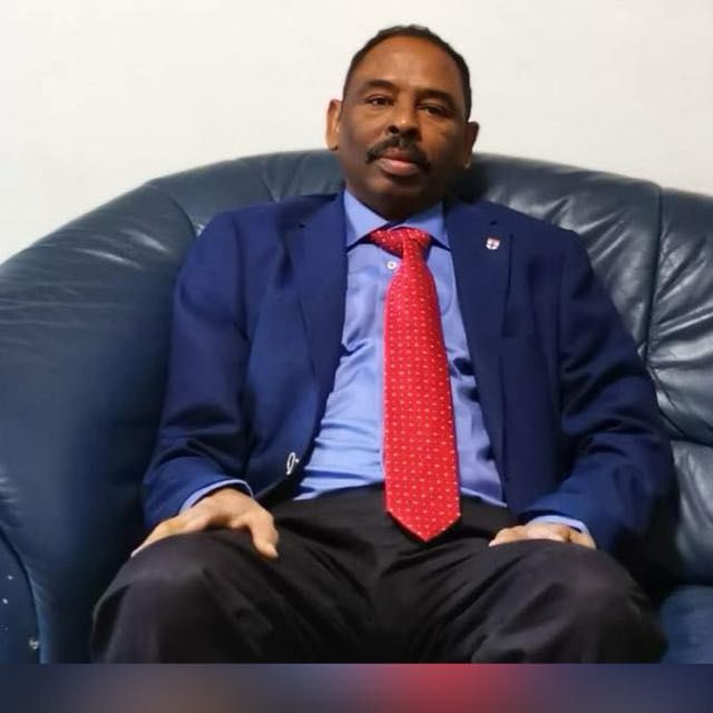 الأستاذ الفاضلابي محلل سياسي وكاتب