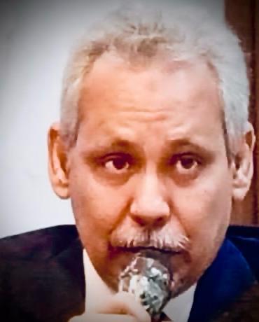 الكاتب والإعلامي بدر الدين العتاق