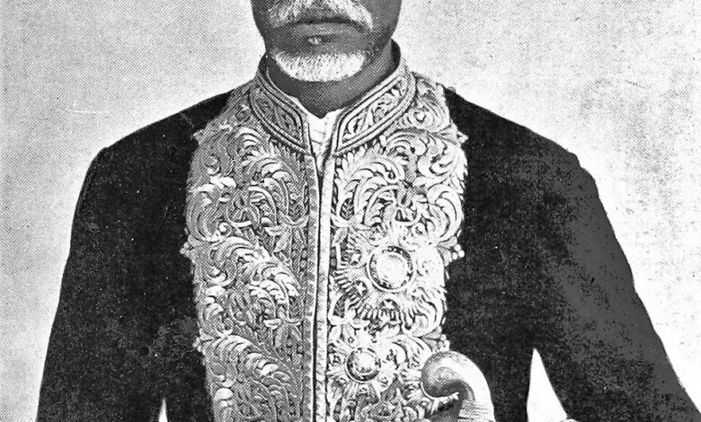 Photo of إعادة قراءة أسطورة غوردون والزبير باشا